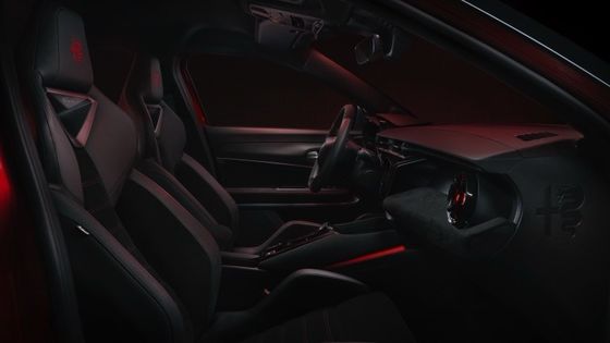 첫 EV 컴팩트 자동차 알파 로미오 주니어 전기 54.8kwh 배터리와 최대 전력 158kW, 최대 345마일 범위