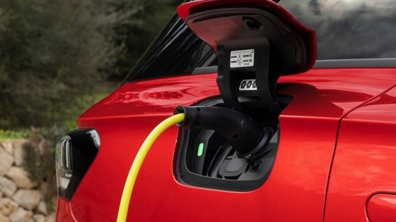 폭스바겐 ID 7 투어 GTX 신형 엔진 차량 91kwh 배터리 250kw (340P.s) 모터 파워 6.0초 가속 0-100km/h