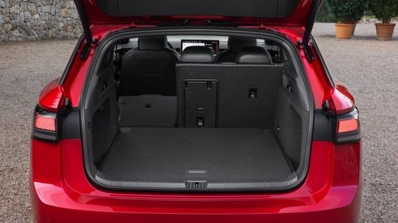 폭스바겐 ID 7 투어 GTX 신형 엔진 차량 91kwh 배터리 250kw (340P.s) 모터 파워 6.0초 가속 0-100km/h