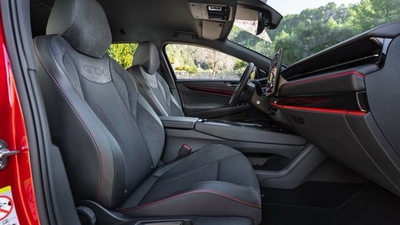 폭스바겐 ID 7 투어 GTX 신형 엔진 차량 91kwh 배터리 250kw (340P.s) 모터 파워 6.0초 가속 0-100km/h