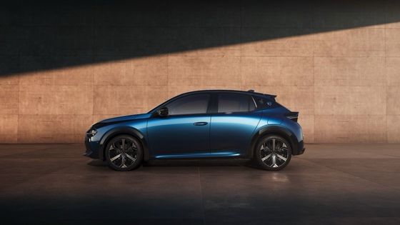 랜시아 Ypsilon의 첫 전기차 154마력 260Nm의 전면 모터