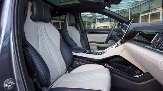 FWD 1.5L 엔진 BYD SEAL U DM-i PHEV 전기 자동차 전기 모터 18.3kwh 배터리 최대 전력 214bhp