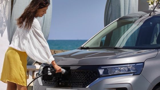 편안한 운전 위치와 실용적인 객실 좋은 가치와 함께 닛산 타운스타 MPV 순수 EV와 WLTP 285km