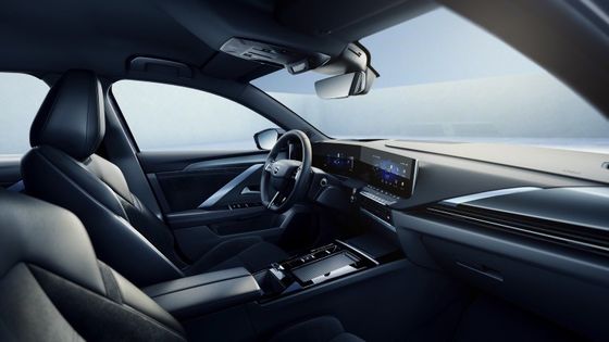 54kwh 배터리 150kw 모터 파워로 170km/h 최고 속도로 오펠 아스트라 전기에서 편안한 드라이브 전기 차량