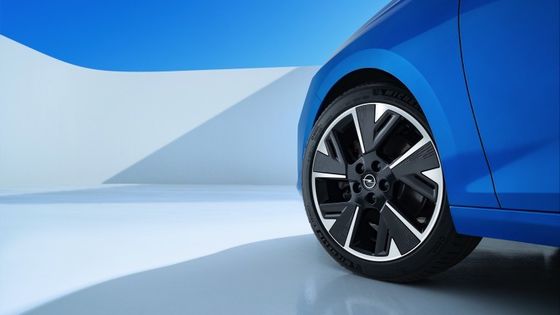 54kwh 배터리 150kw 모터 파워로 170km/h 최고 속도로 오펠 아스트라 전기에서 편안한 드라이브 전기 차량