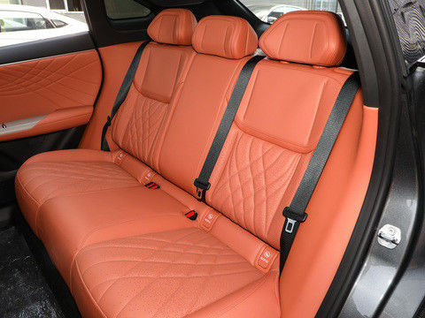 최신 HUAWEI 시스템 DEEPAL S07 2024 EREV 121km CLTC0.5h 빠른 충전 시간 175kW 최대 전력 320N.m 토크