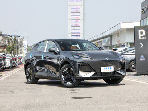 최신 HUAWEI 시스템 DEEPAL S07 2024 EREV 121km CLTC0.5h 빠른 충전 시간 175kW 최대 전력 320N.m 토크