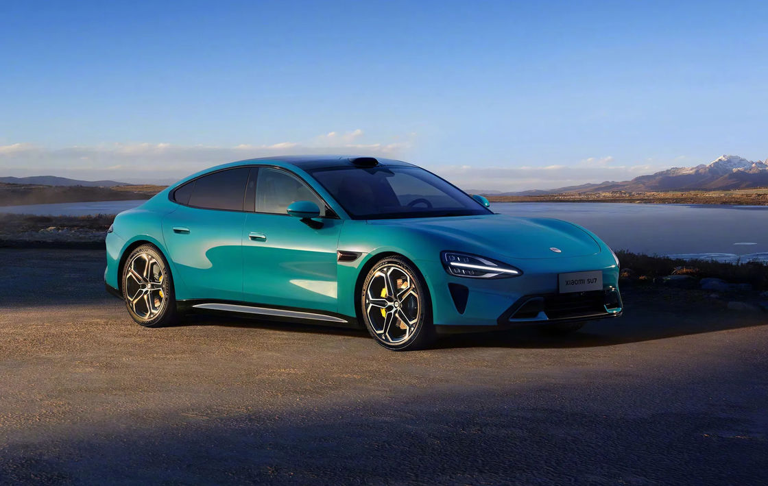 새 샤오미 SU7 세단 475kW 또는 664bhp 전력 165mph 새 에너지 차량