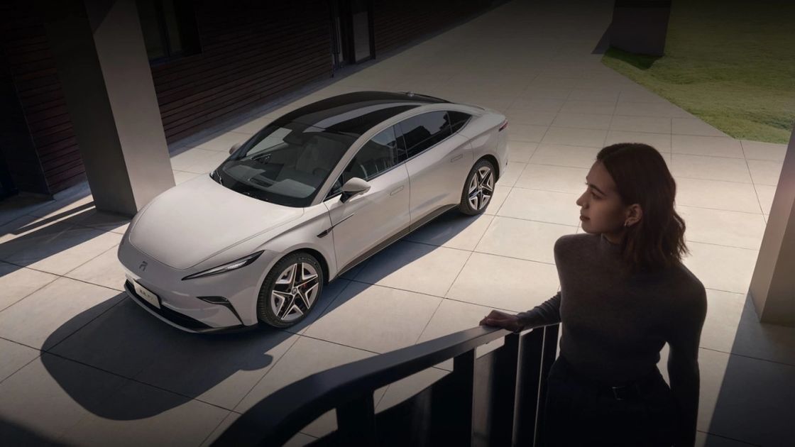 순수 전기 차량 Feifan F7는 배터리 충전 및 평생을 무료로 교환 할 수 있습니다. 500km RWD 드라이브 트레인 전기 자동차