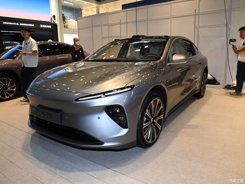 새로운 에너지 차량 2024 Nio ET7 웨일라이 전기 차량 75kwh 200km/h 고속 자동차