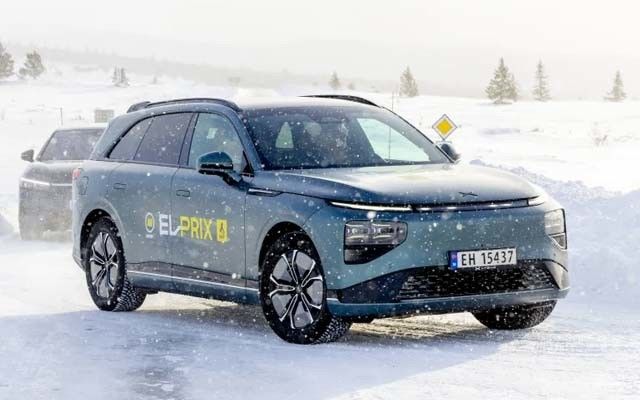 새로운 프리미엄 전기 SUV -Xpeng G9 2024 570km pro 230 엔진 전력 430N.m 토크 6.4sec 0-100km/h 가속