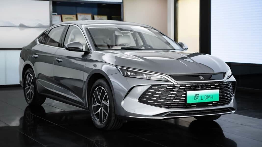 새로운 하이브리드 차량 2024 BYD Qin L Dm-i 1.5T 101PS.L4 엔진 218PS 전기 모터 파워 180km/h 최고 속도