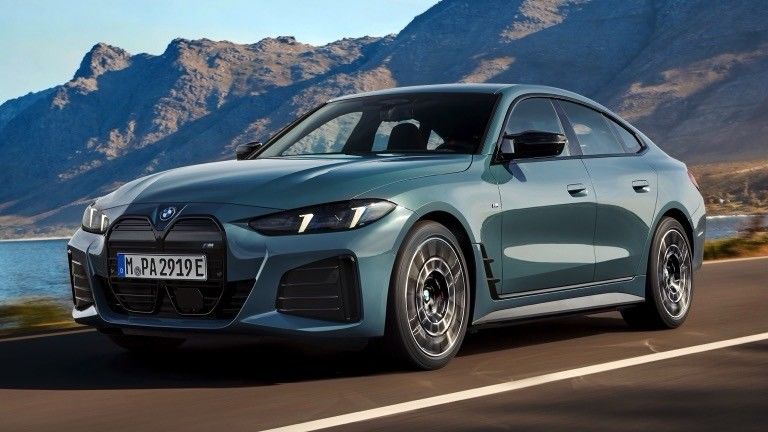 순수 전기차 고성능 450km 범위 BMW i4 가속 0-100km/h 3.9s 225km/h 최고 속도 400kw 전력